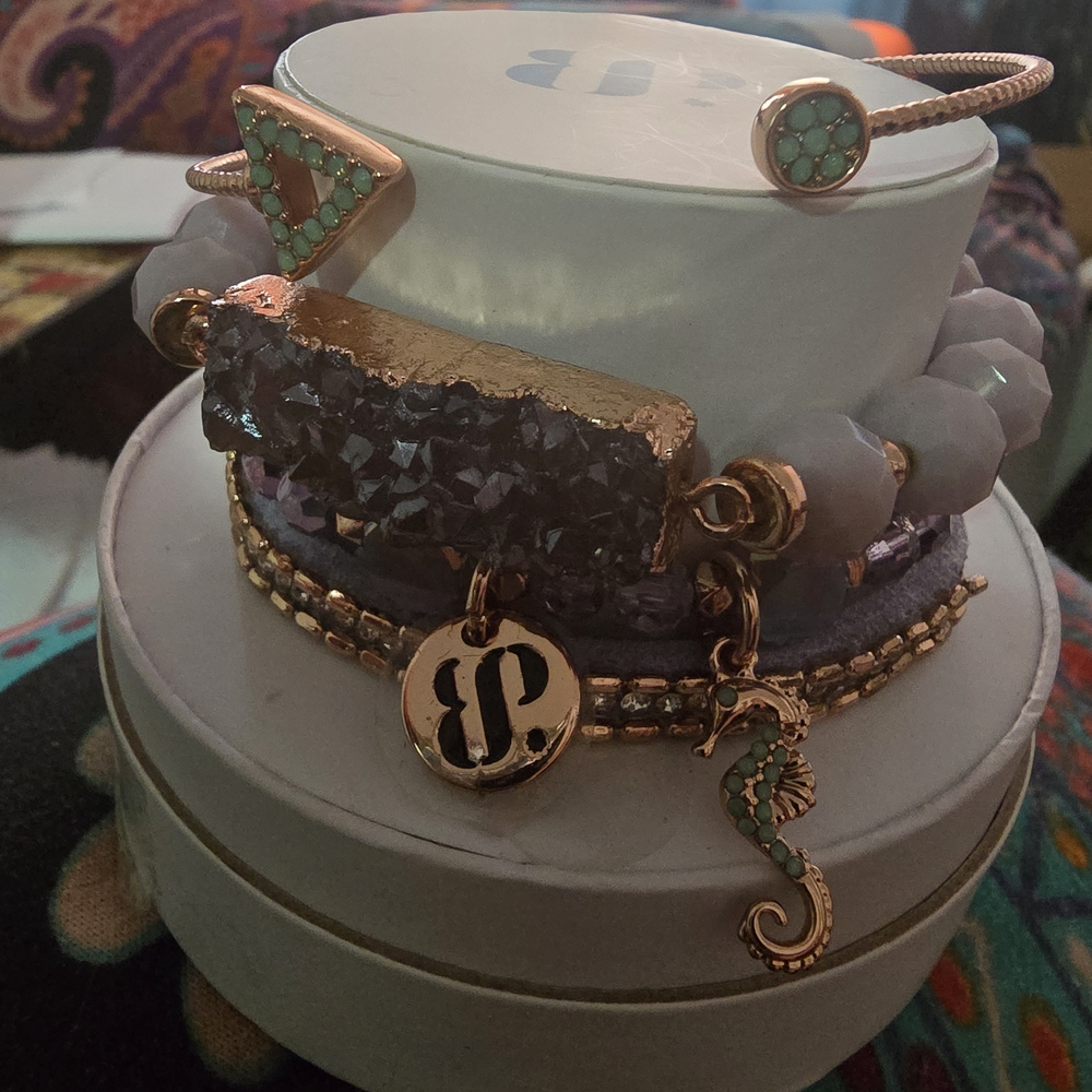 Chic Gold and Green Charm Bracelet Set